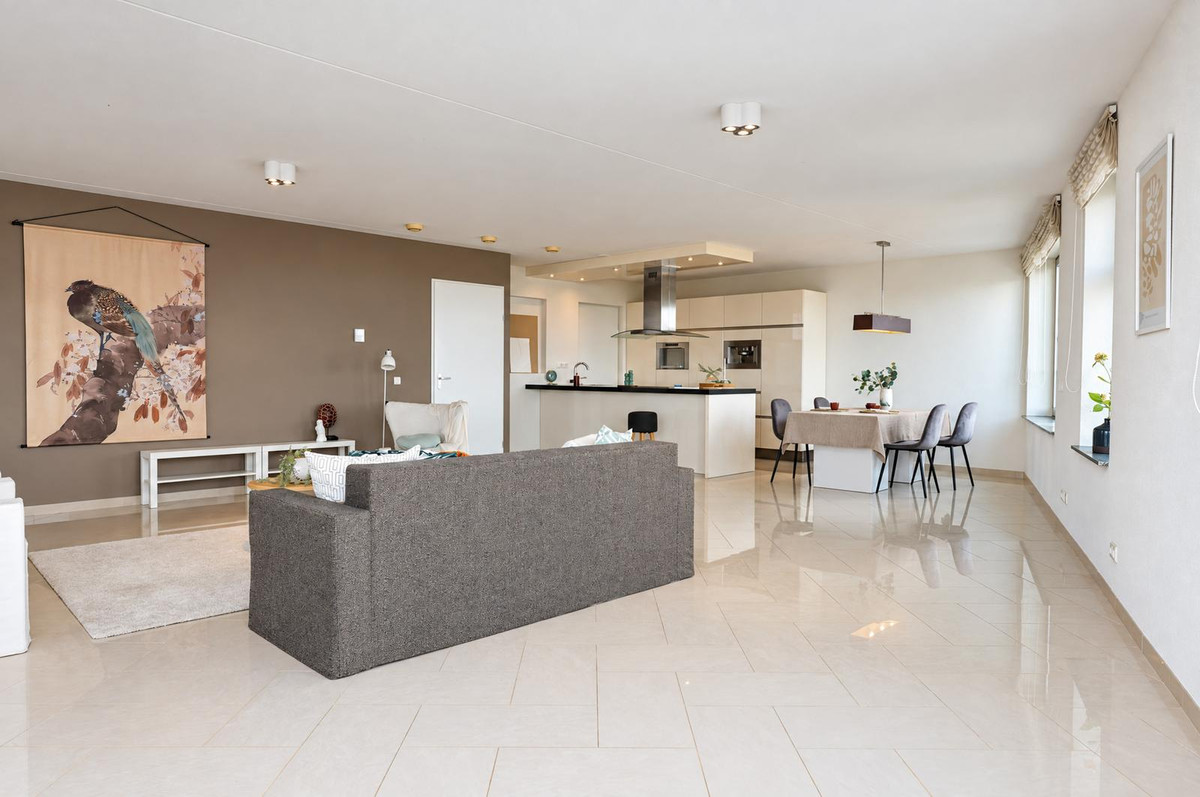 Appartement te koop: Emmasingel 31-237, Eindhoven