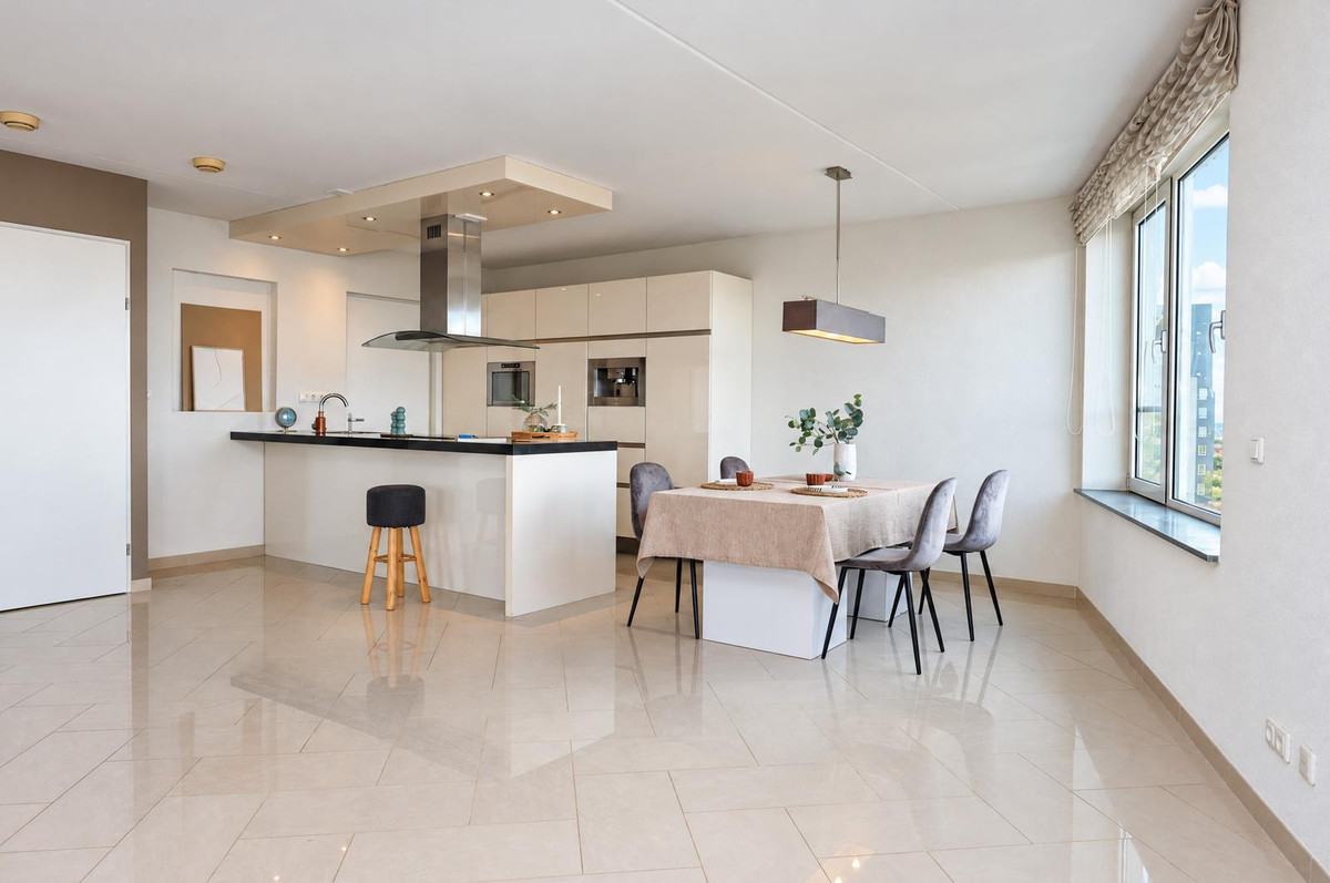 Appartement te koop: Emmasingel 31-237, Eindhoven