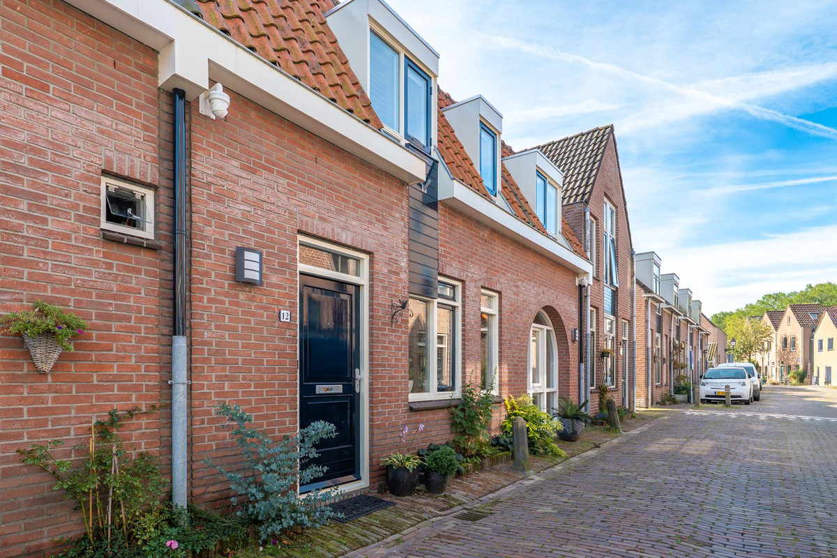 Tussenwoning te koop: Vijzelstraat 12, Hoorn