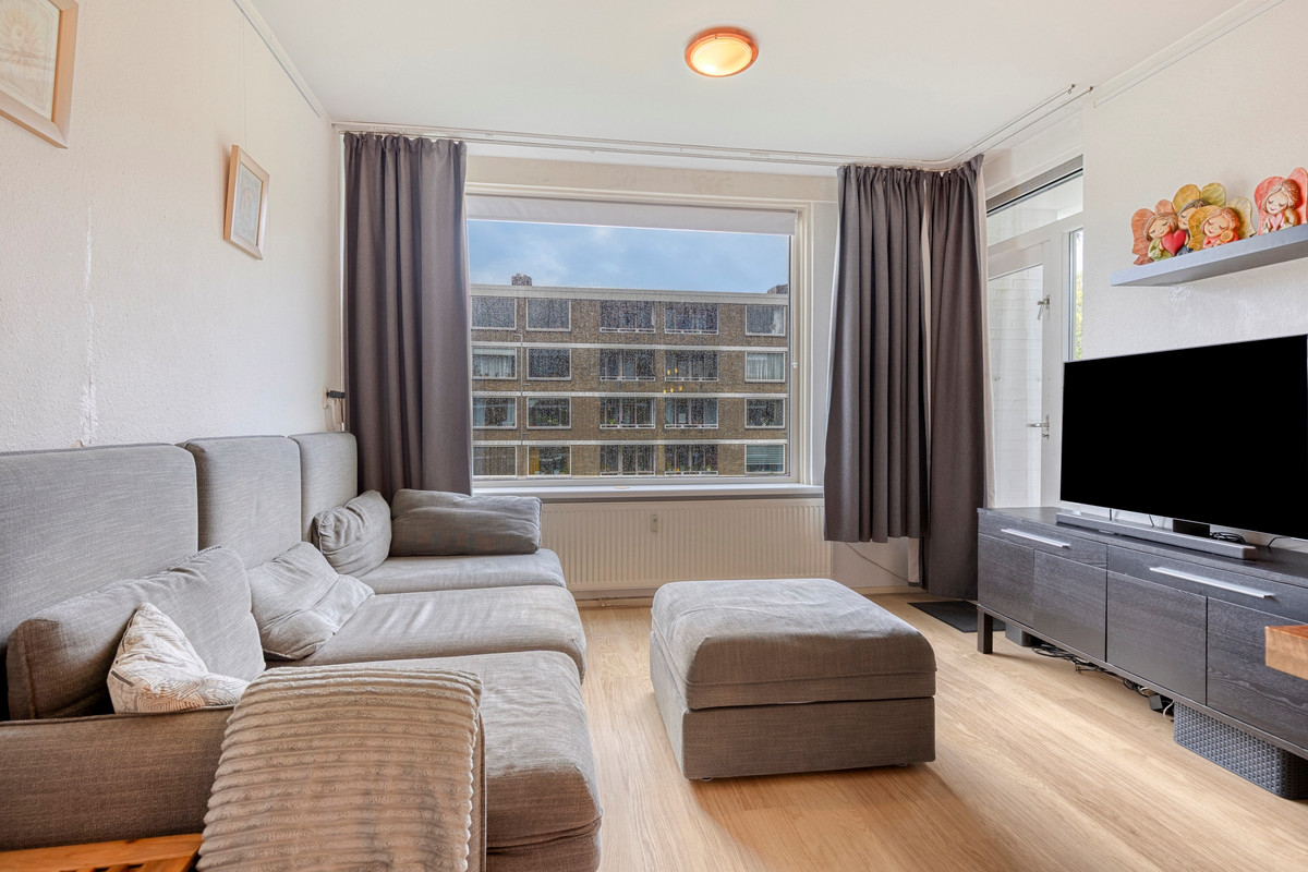 Appartement te koop: Debussystraat 21, Leiden