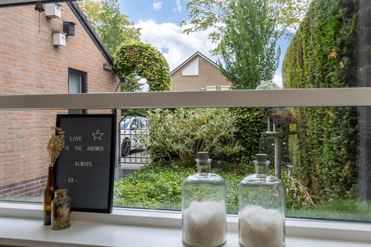 Tussenwoning te koop: Exaten 8, Weert