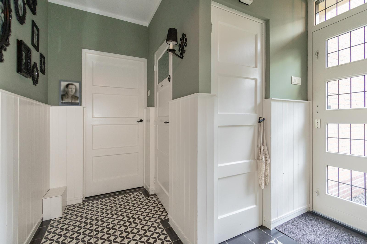 Tussenwoning te koop: Exaten 8, Weert