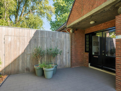 Veestraat 1