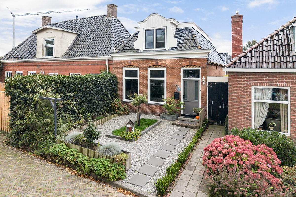 Twee-onder-één-kap te koop: Het Breed 14, Stroobos