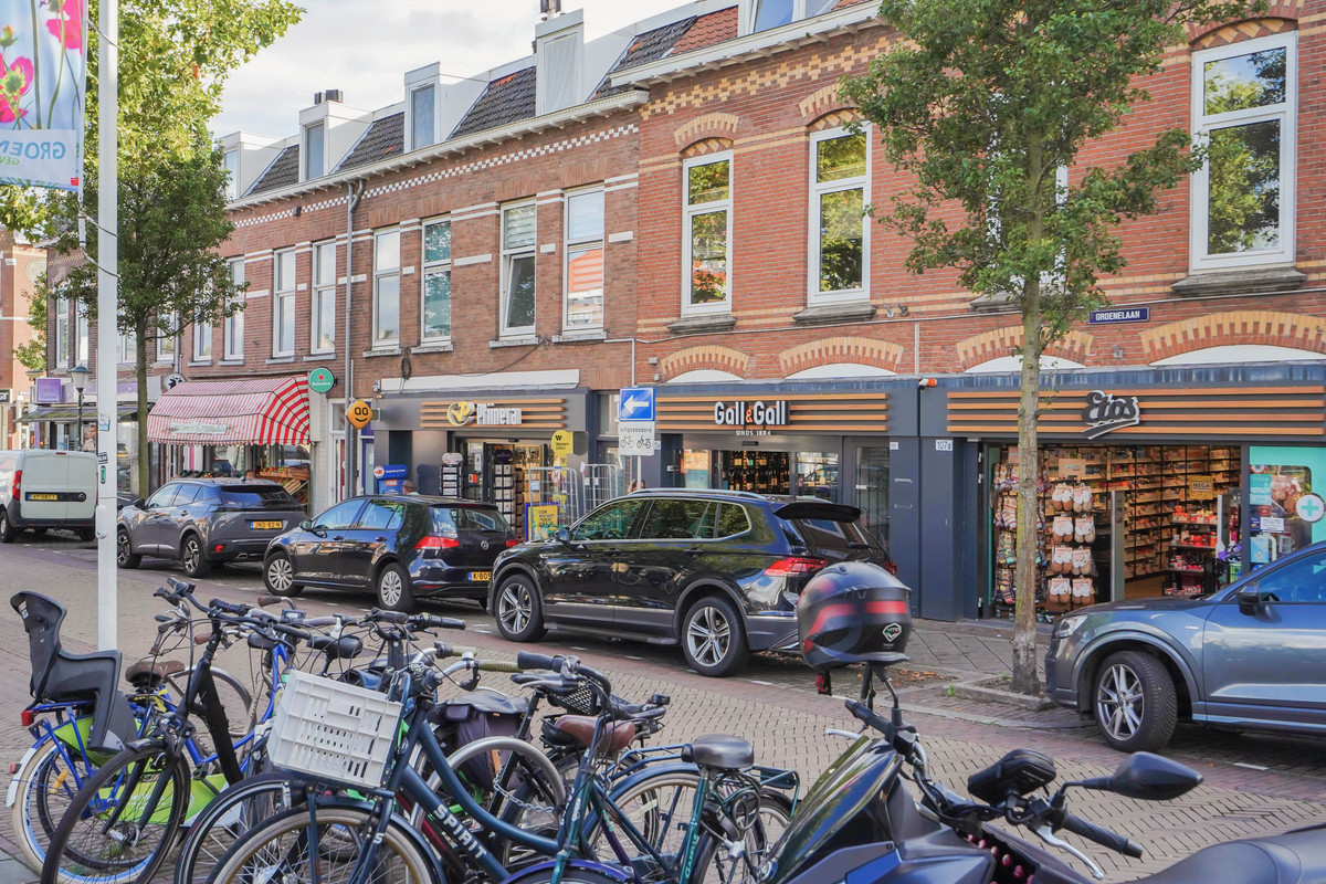 Tussenwoning te koop: Leliestraat 24, Schiedam