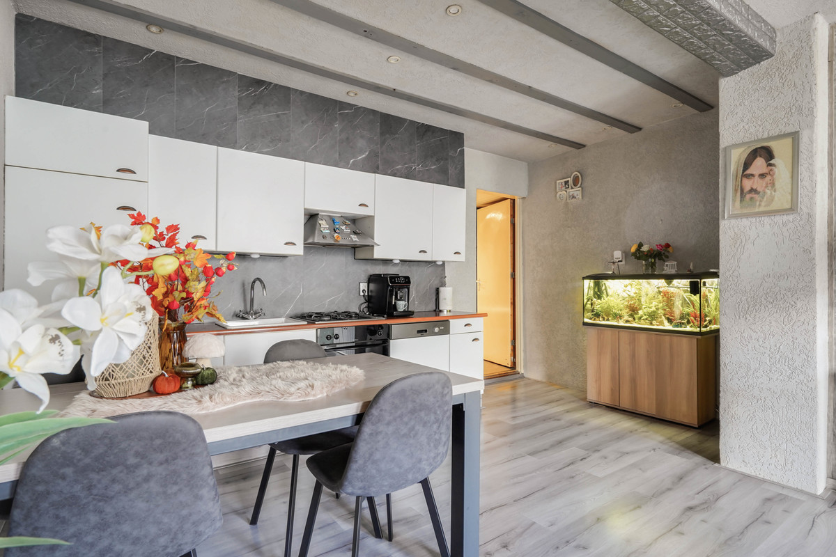 Tussenwoning te koop: Leliestraat 24, Schiedam
