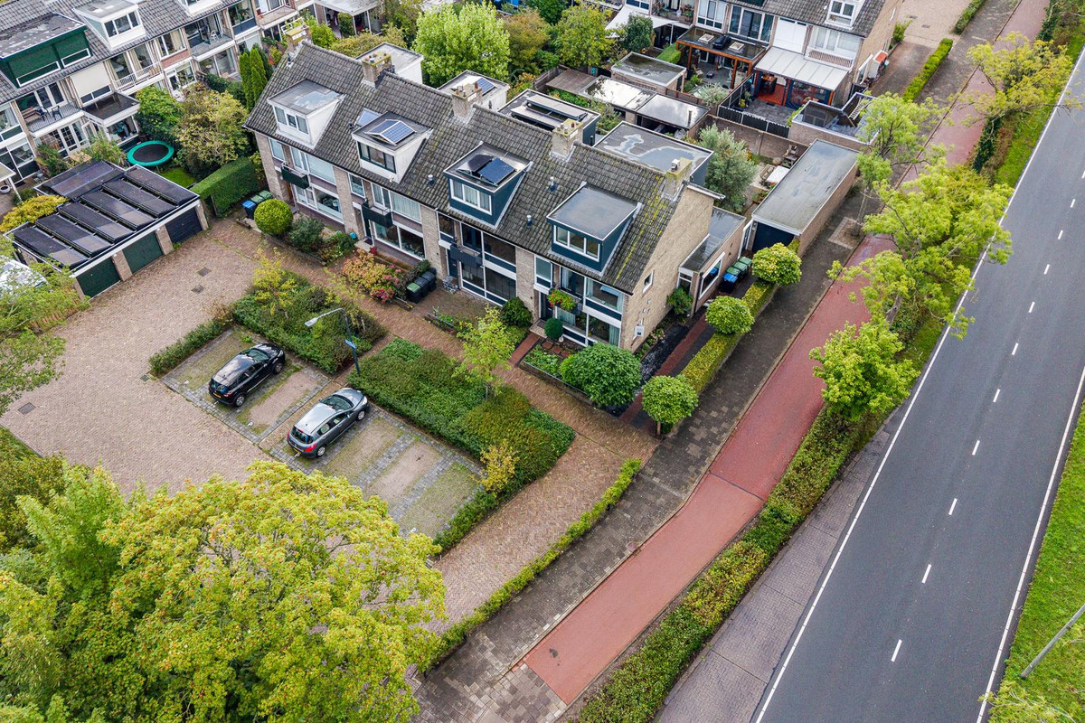 Hoekwoning te koop: Van der Helmlaan 7, Leiden