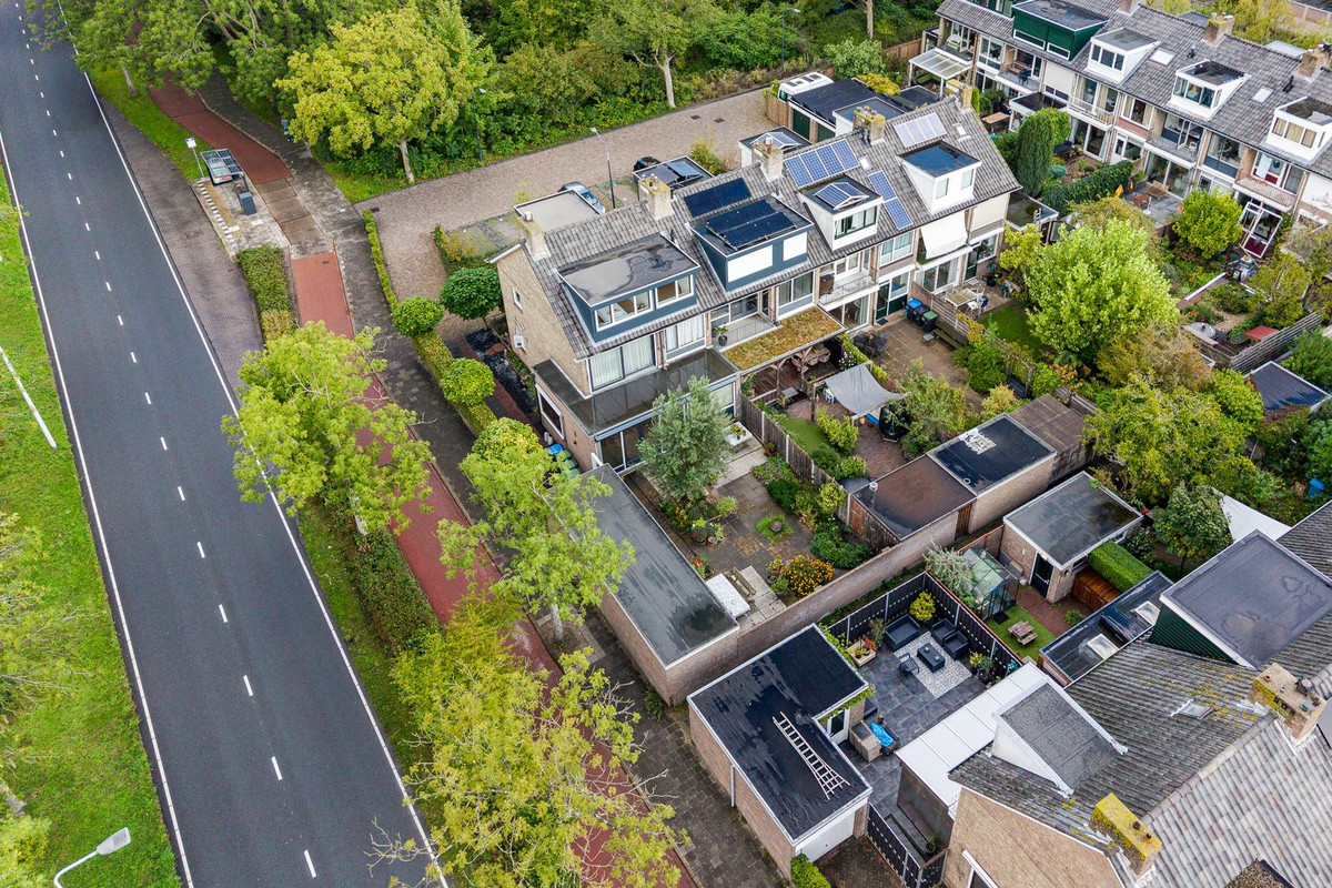 Hoekwoning te koop: Van der Helmlaan 7, Leiden