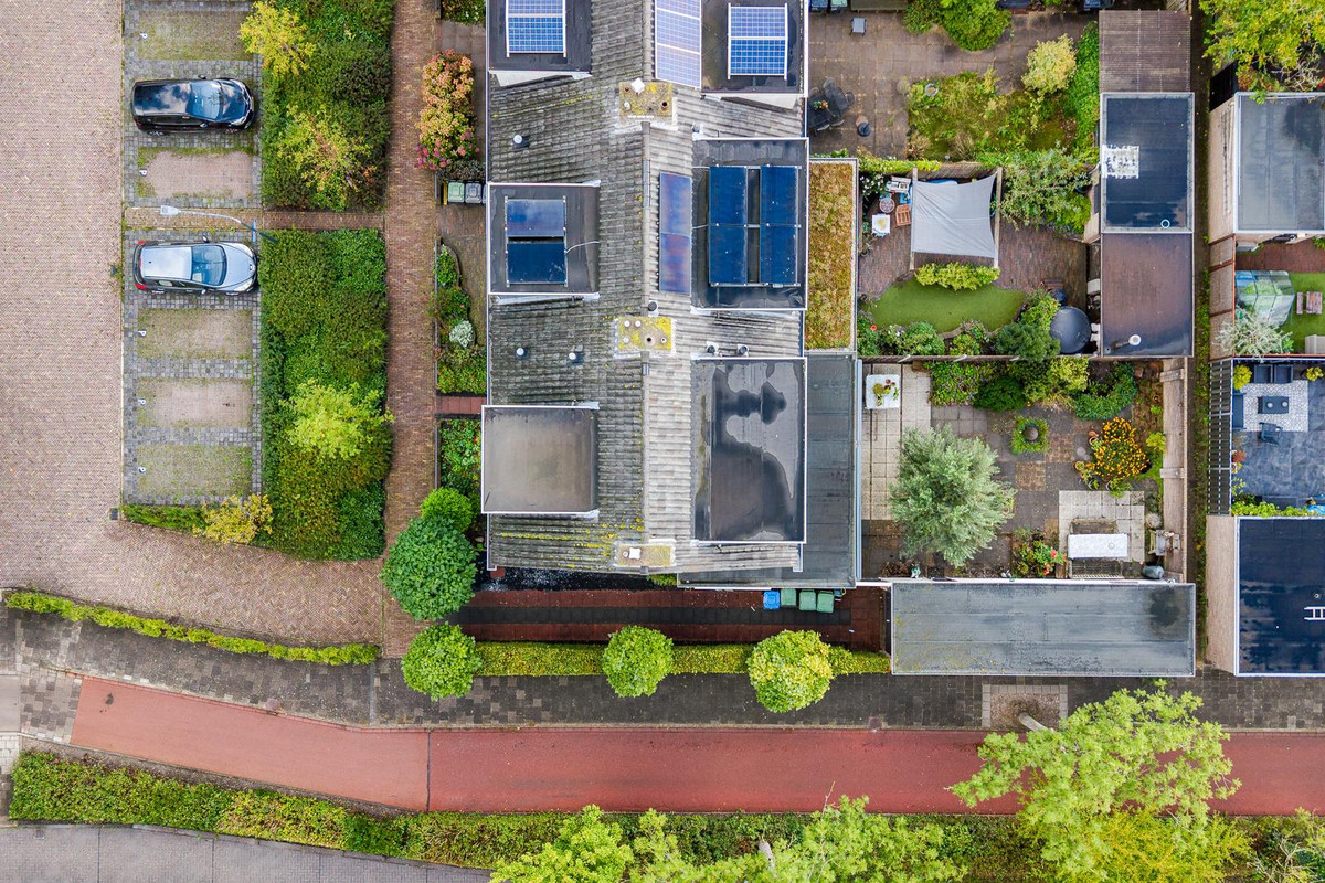 Hoekwoning te koop: Van der Helmlaan 7, Leiden