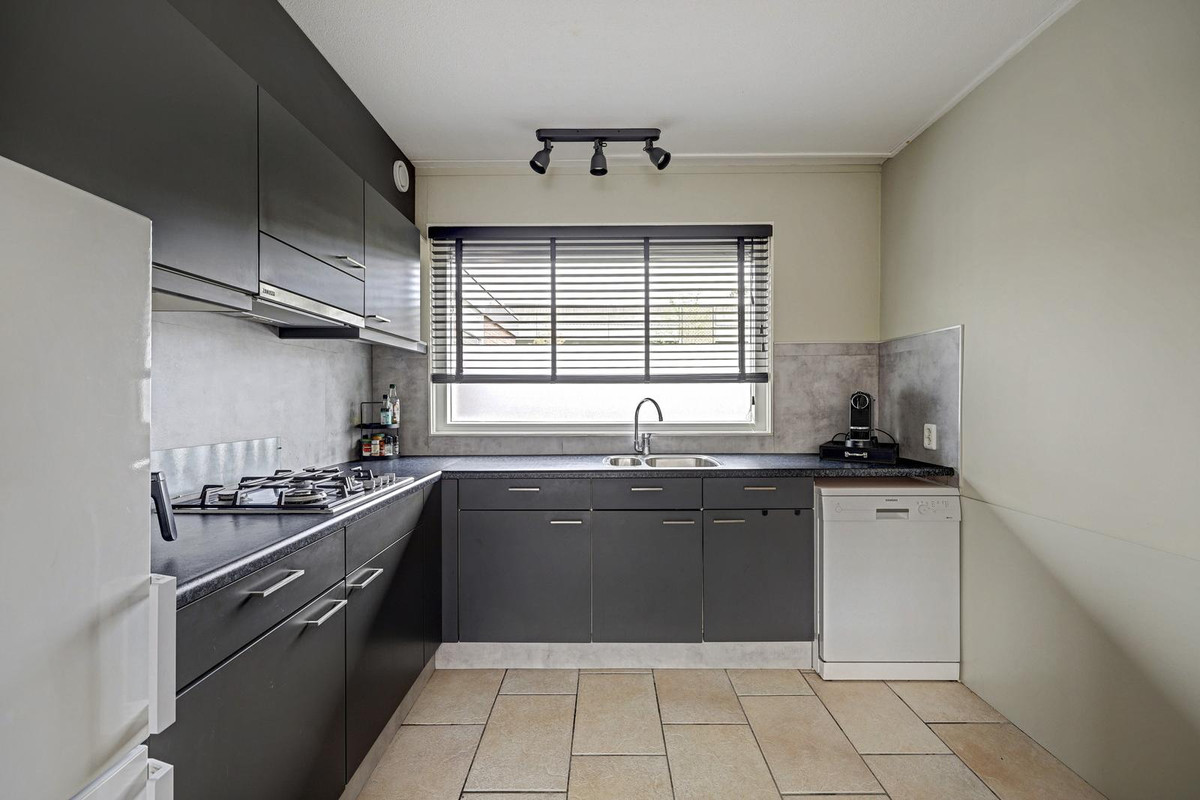 Tussenwoning te koop: Riekvoorde 16, Spijkenisse