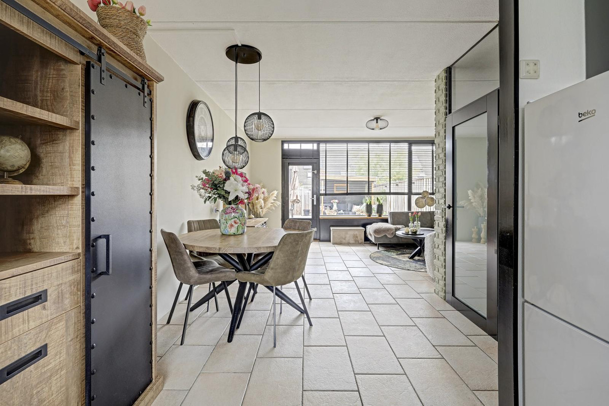 Tussenwoning te koop: Riekvoorde 16, Spijkenisse