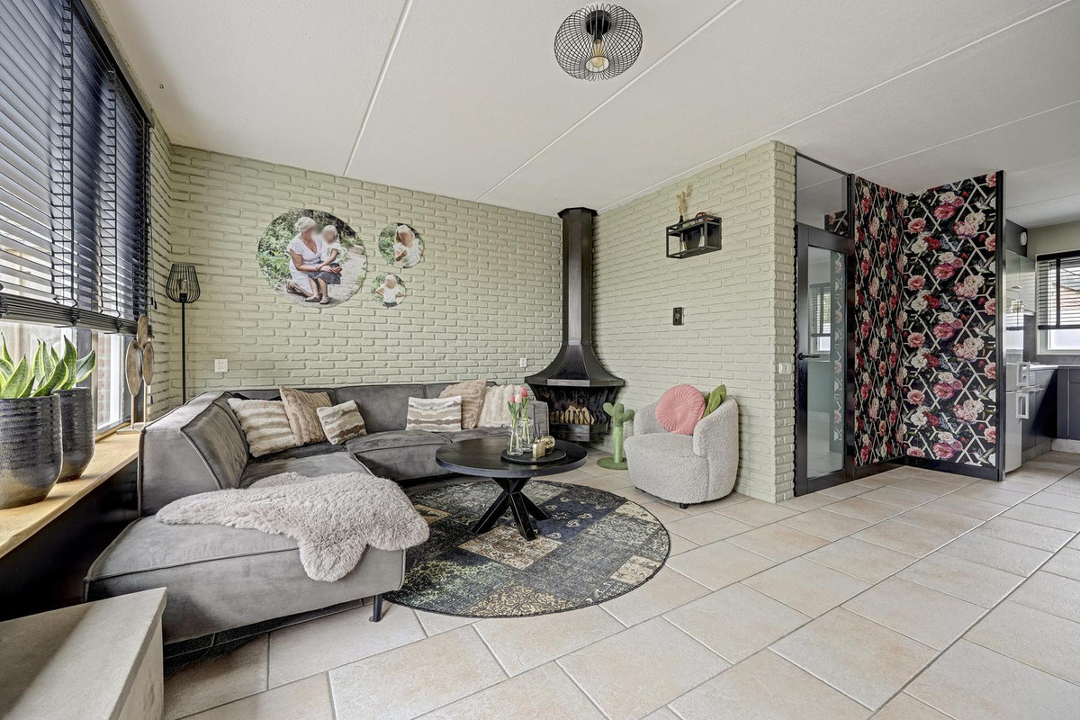 Tussenwoning te koop: Riekvoorde 16, Spijkenisse