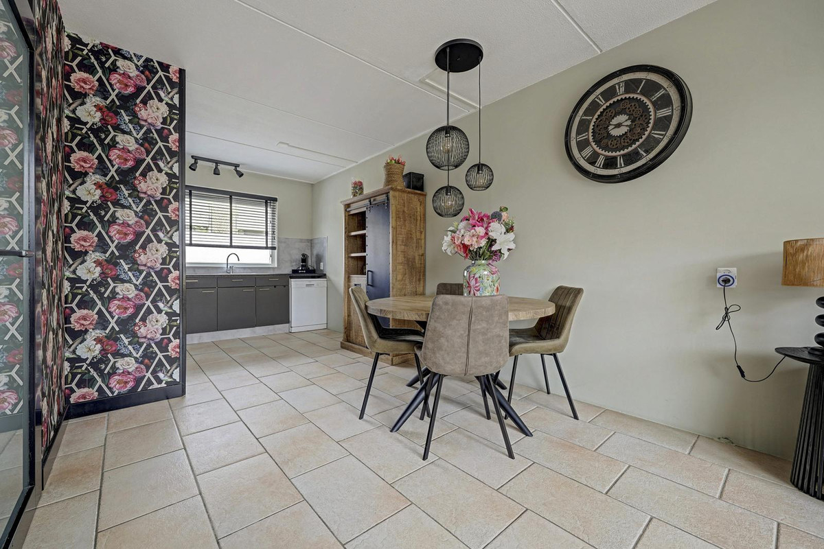 Tussenwoning te koop: Riekvoorde 16, Spijkenisse