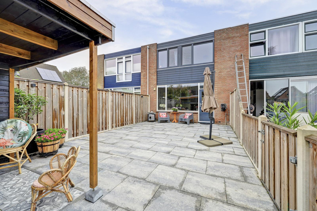 Tussenwoning te koop: Riekvoorde 16, Spijkenisse