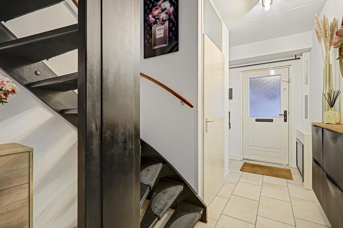 Tussenwoning te koop: Riekvoorde 16, Spijkenisse