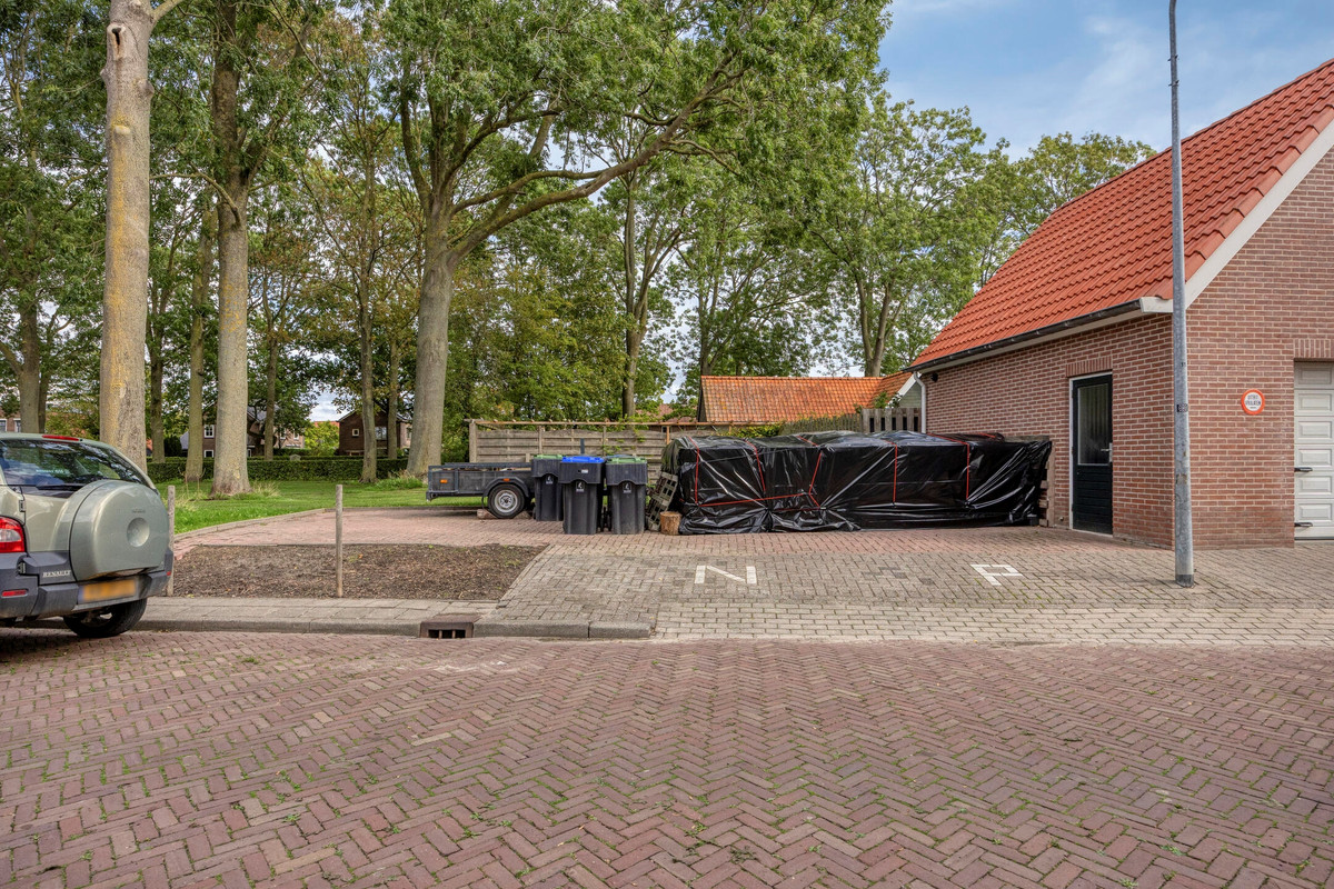 Twee-onder-één-kap te koop: Hilstraat 6, Oude-Tonge