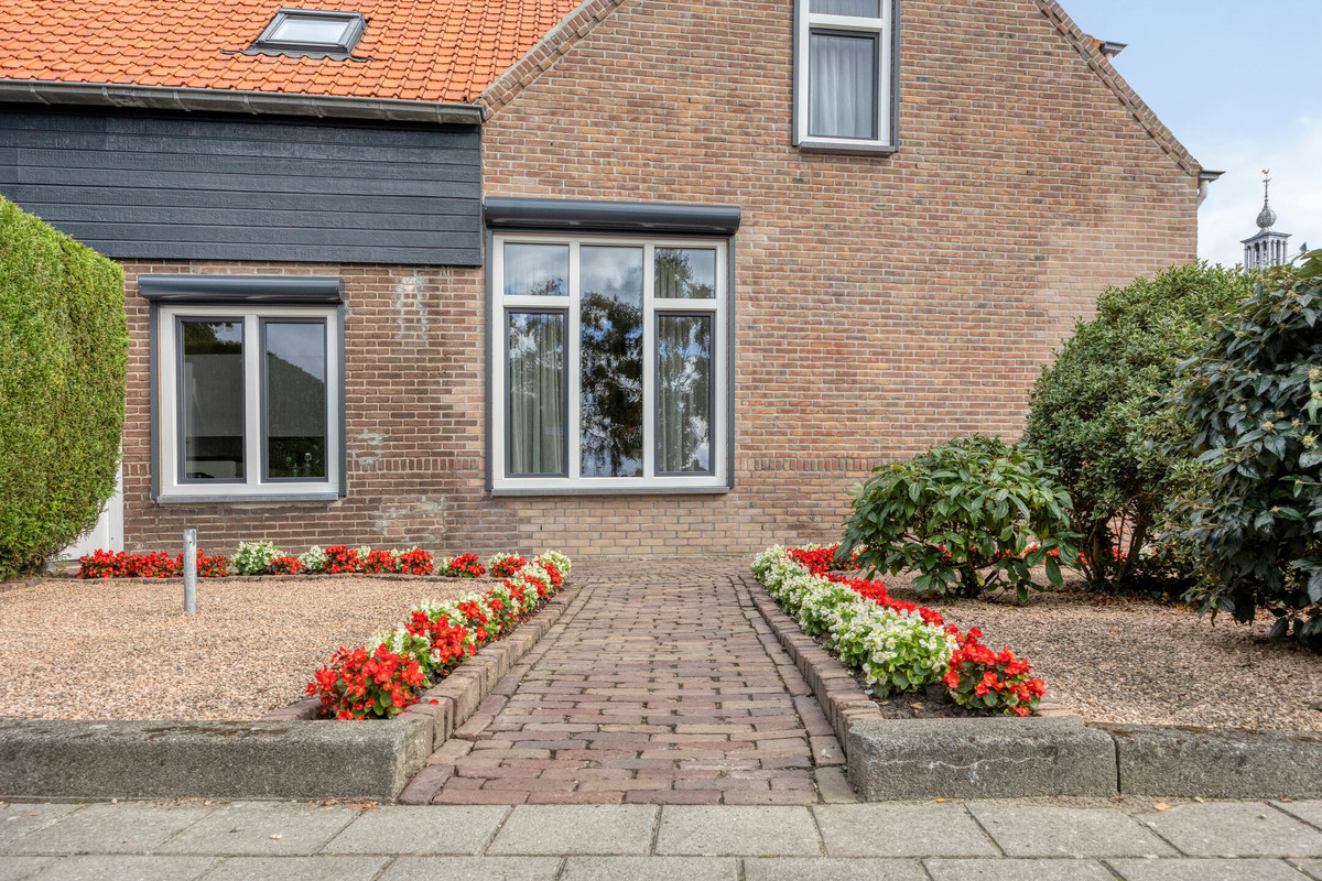 Twee-onder-één-kap te koop: Hilstraat 6, Oude-Tonge