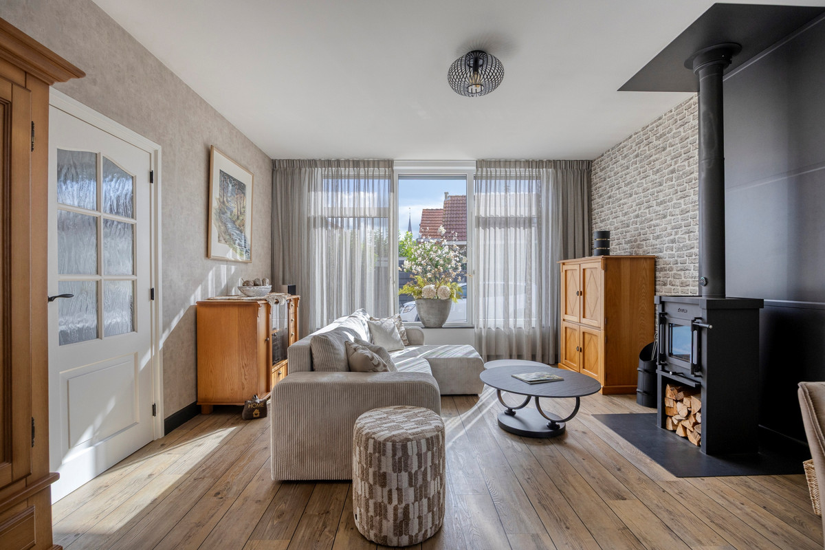 Twee-onder-één-kap te koop: Hilstraat 6, Oude-Tonge