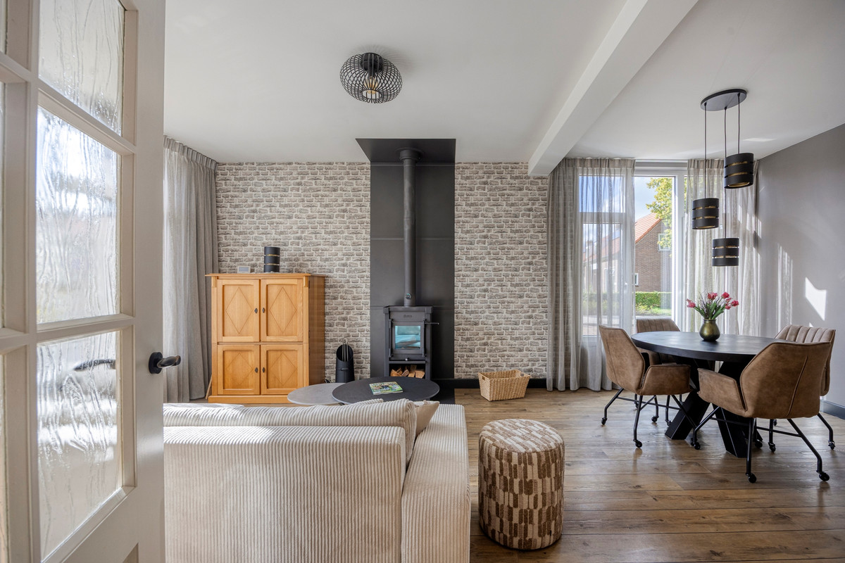 Twee-onder-één-kap te koop: Hilstraat 6, Oude-Tonge