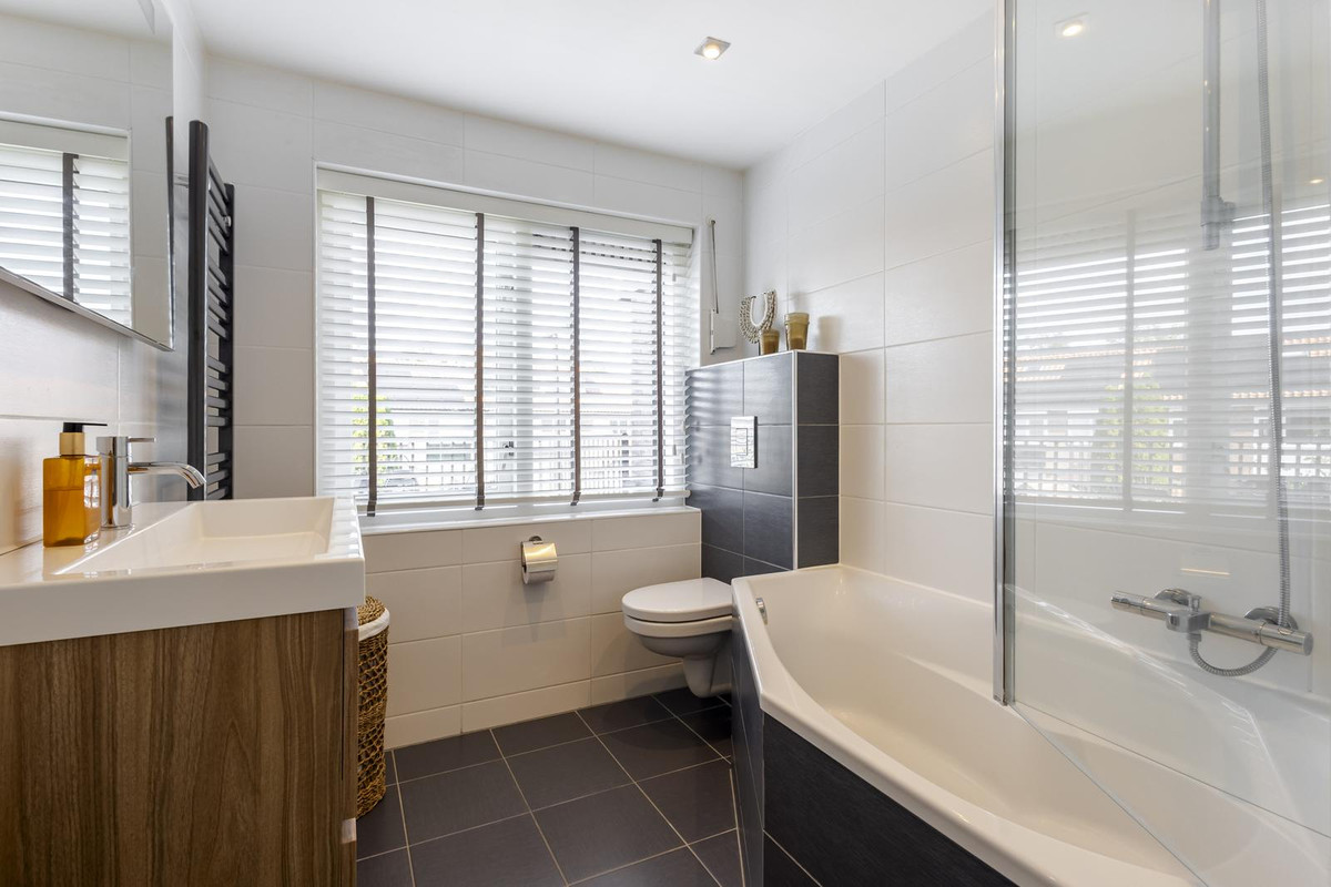 Hoekwoning te koop: Adama van Scheltemastraat 10, Sliedrecht