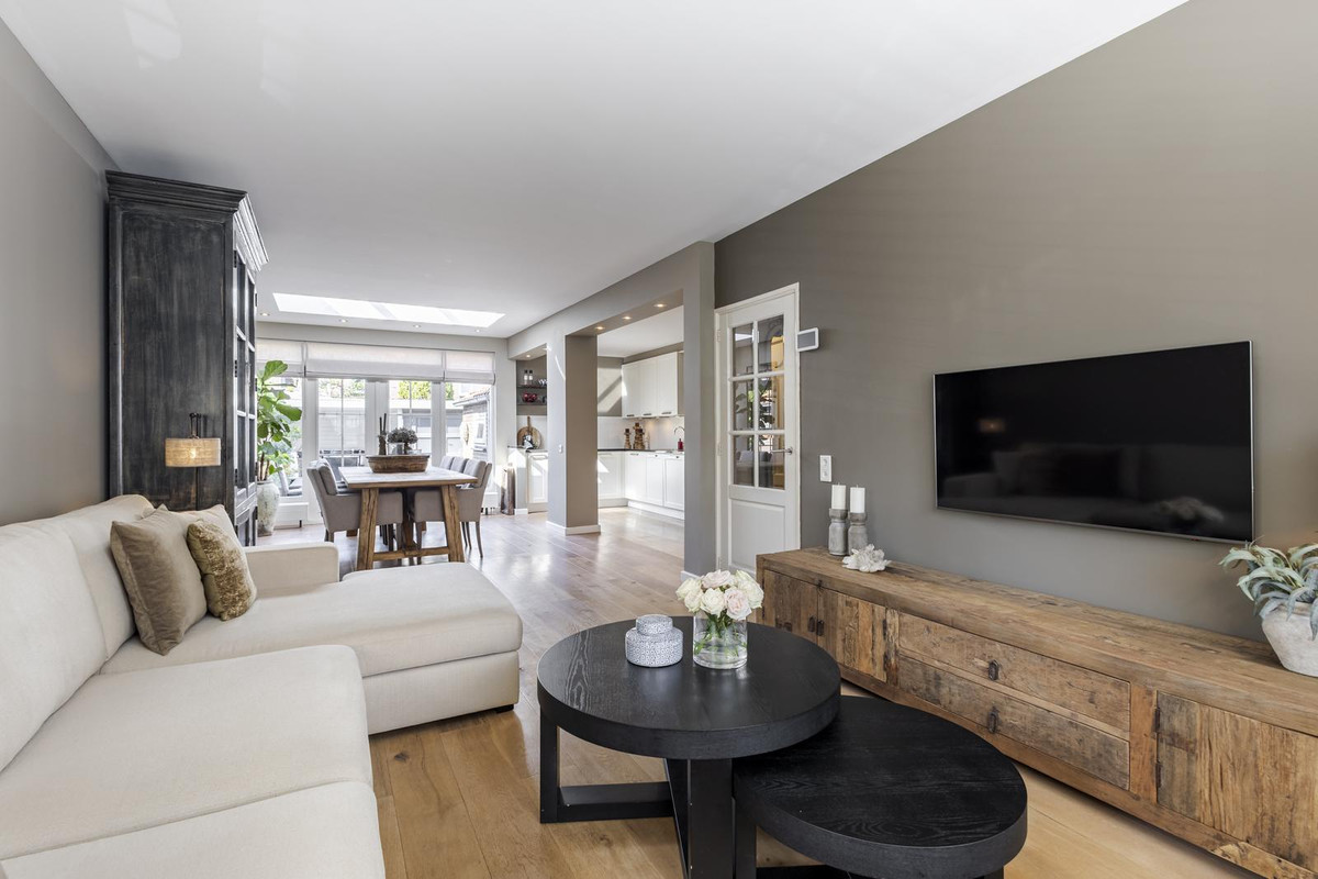 Hoekwoning te koop: Adama van Scheltemastraat 10, Sliedrecht