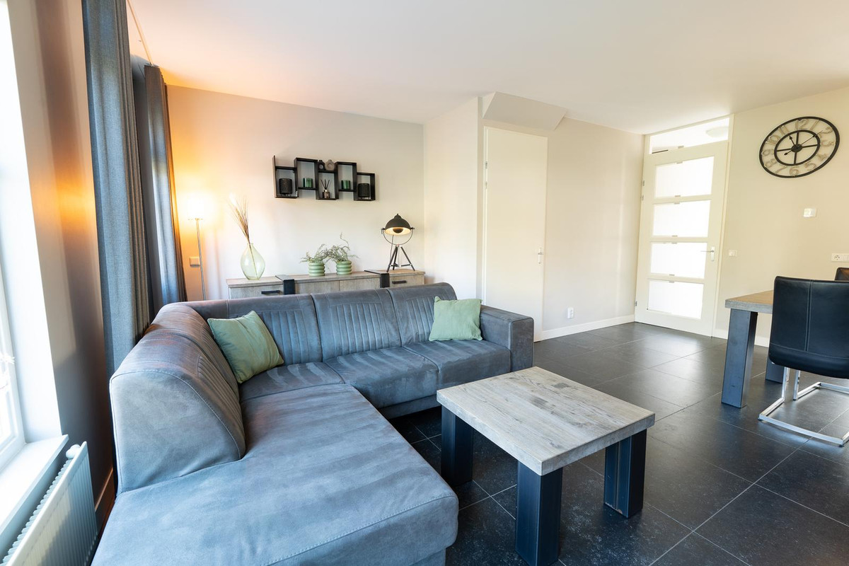 Tussenwoning te koop: Singelkade 84, Middelharnis