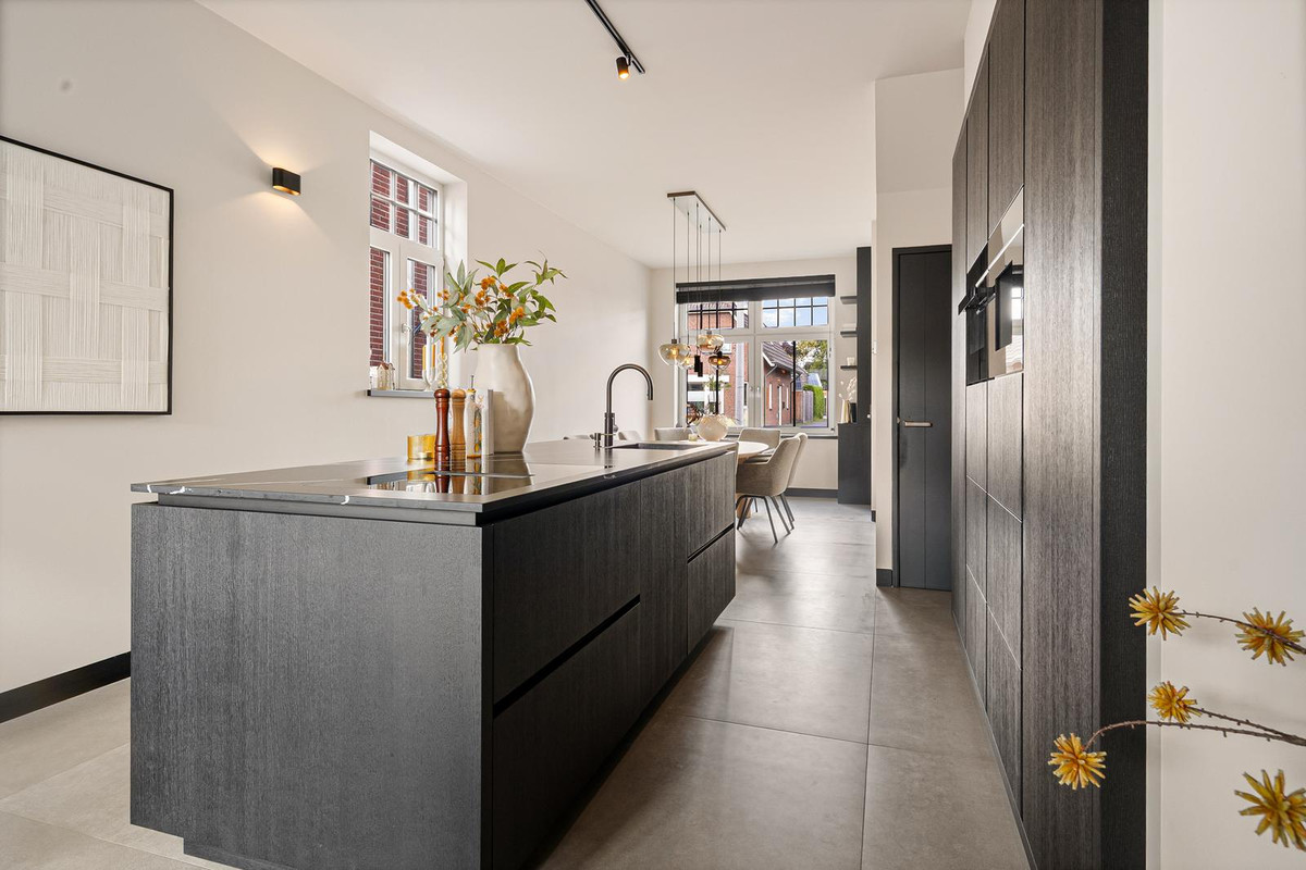 Twee-onder-één-kap te koop: Breemarsweg 239, Hengelo