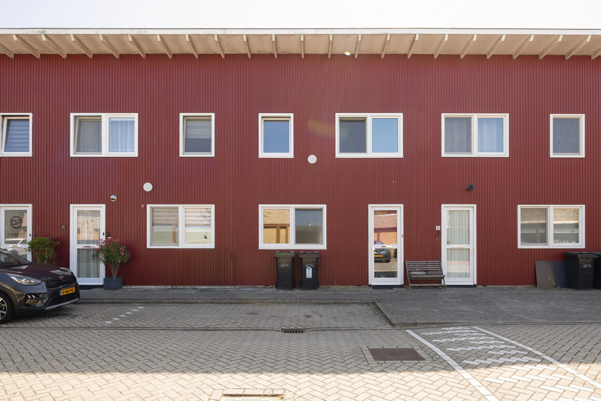 Tussenwoning te koop: Chatelainestraat 48, Almere