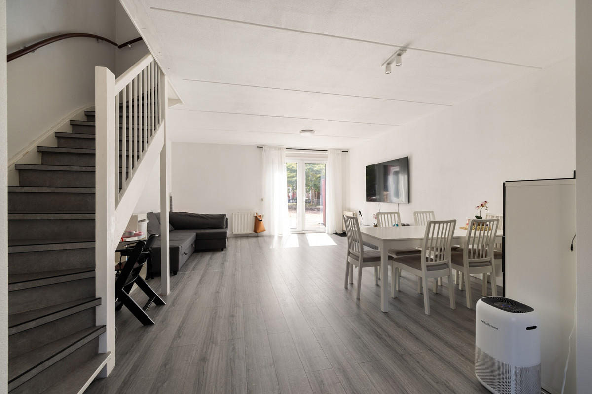 Tussenwoning te koop: Chatelainestraat 48, Almere