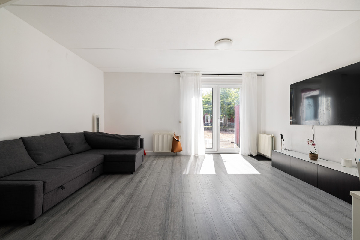 Tussenwoning te koop: Chatelainestraat 48, Almere