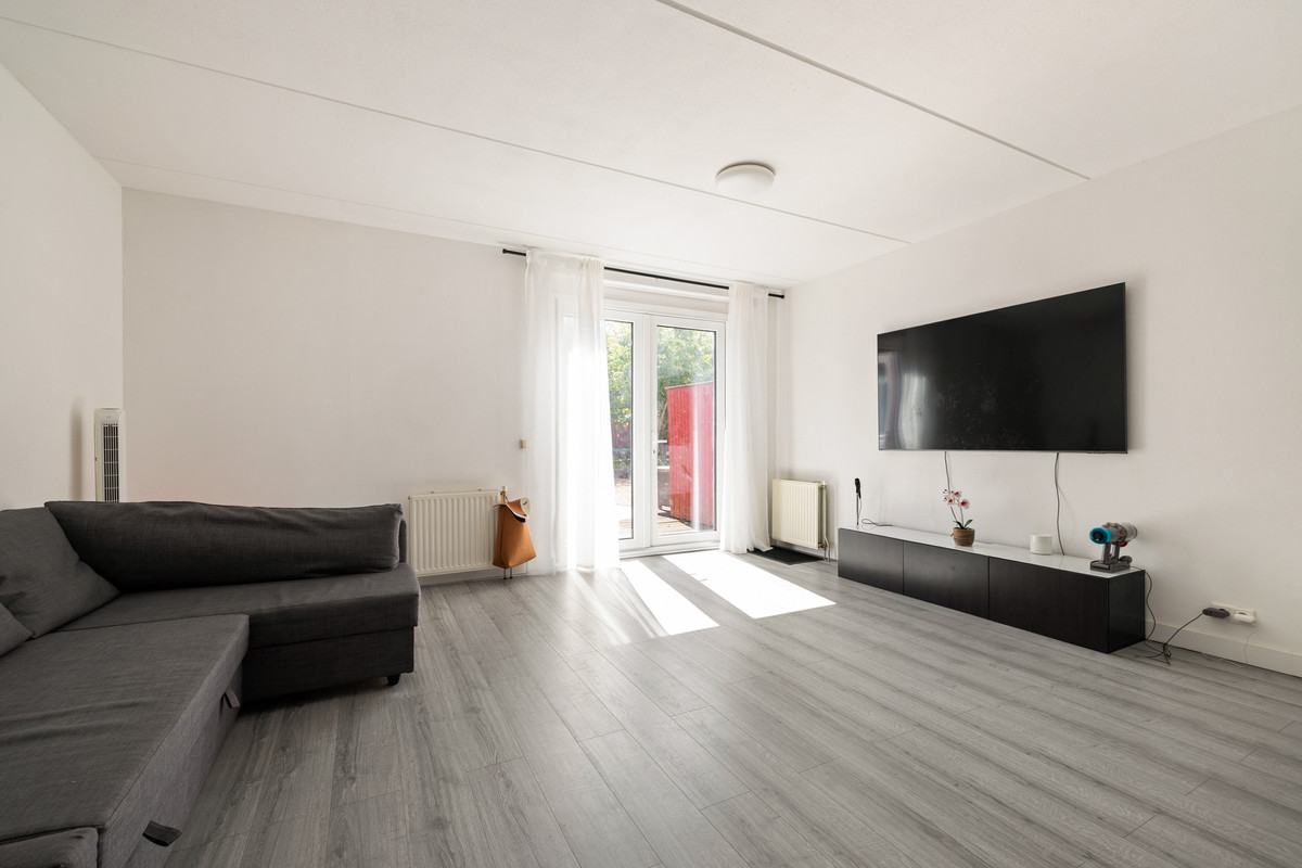 Tussenwoning te koop: Chatelainestraat 48, Almere