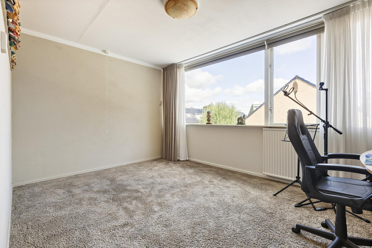 Tussenwoning te koop: Topaasstraat 3, Groningen