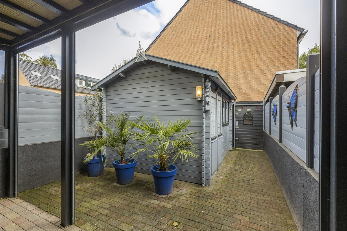 Tussenwoning te koop: Topaasstraat 3, Groningen
