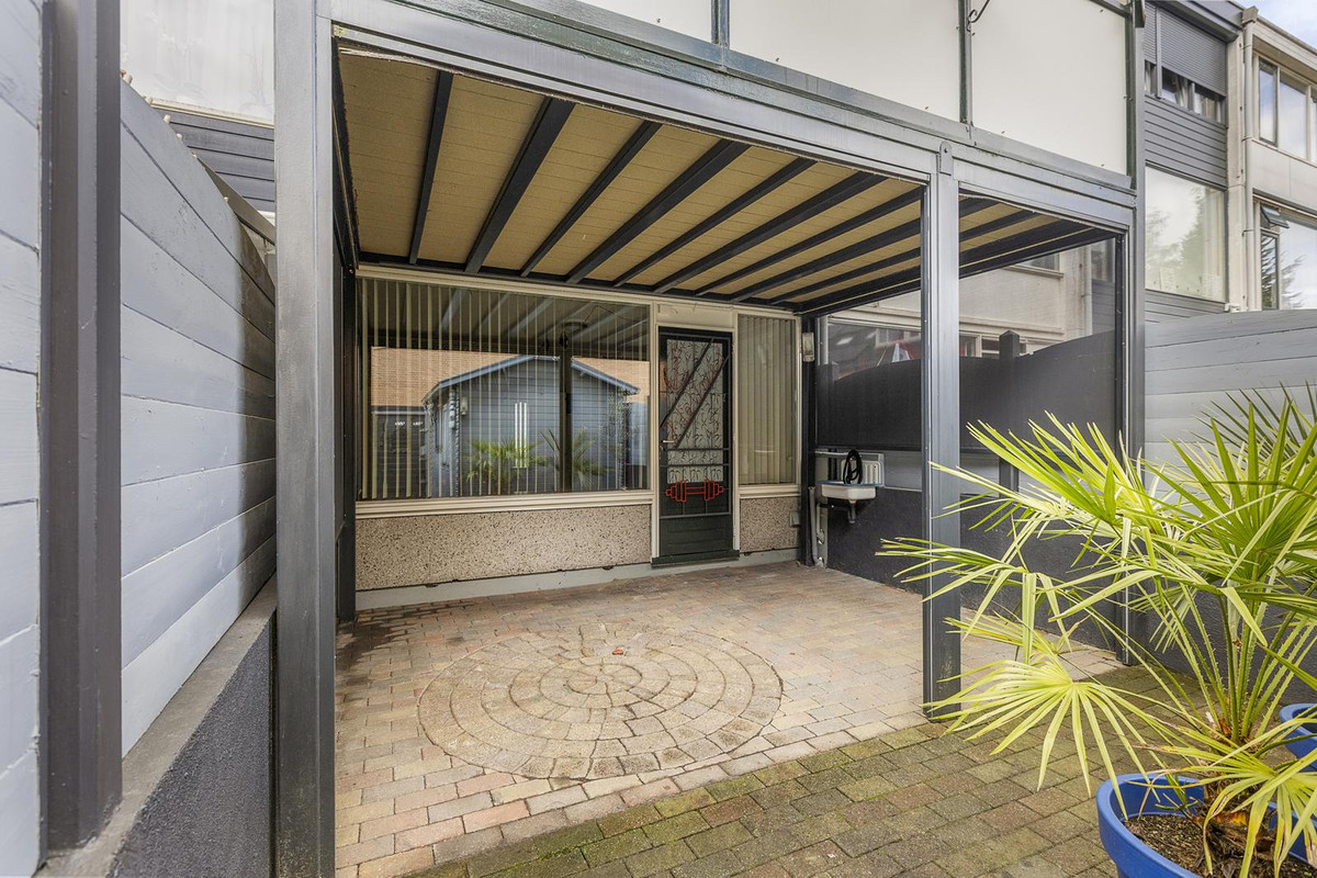 Tussenwoning te koop: Topaasstraat 3, Groningen