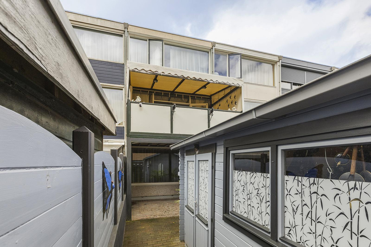 Tussenwoning te koop: Topaasstraat 3, Groningen