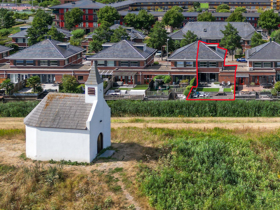 Tussenwoning te koop: Molenpolderstraat 10, 'S-Gravenhage