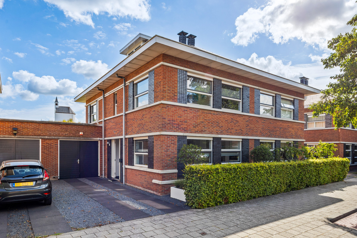 Tussenwoning te koop: Molenpolderstraat 10, 'S-Gravenhage