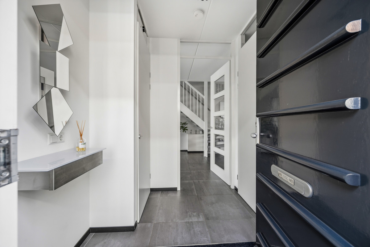 Tussenwoning te koop: Molenpolderstraat 10, 'S-Gravenhage