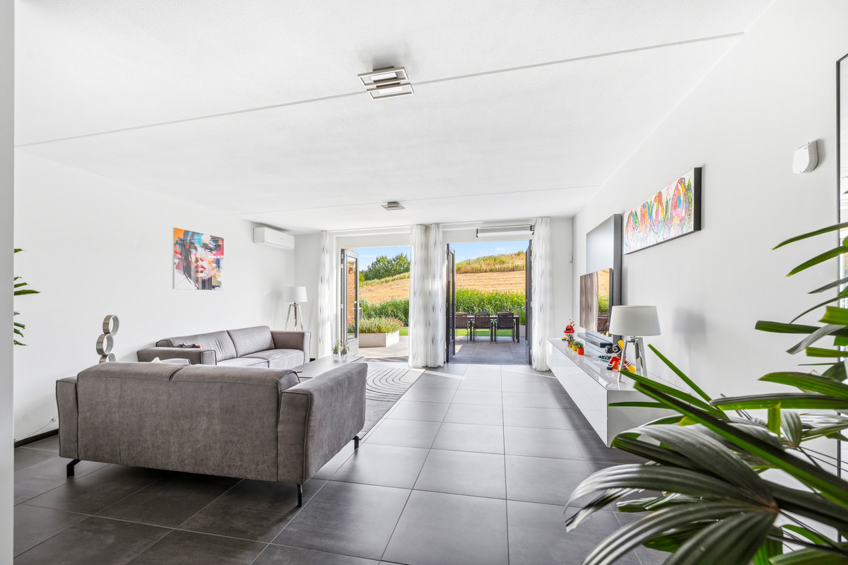 Tussenwoning te koop: Molenpolderstraat 10, 'S-Gravenhage