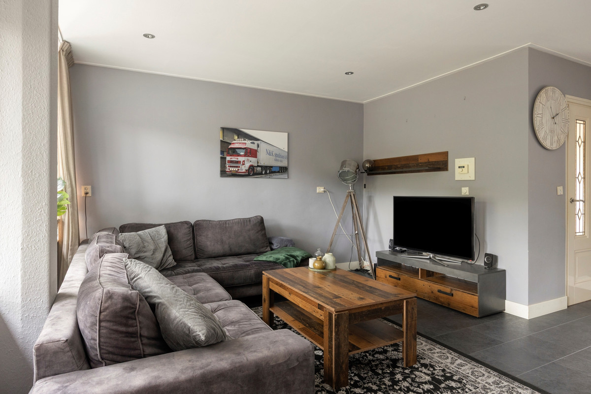 Tussenwoning te koop: Spoolderlanden 3, Enschede