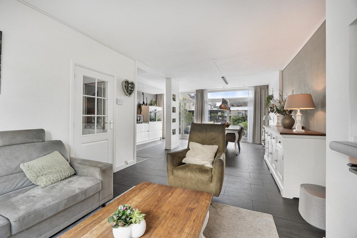 Tussenwoning te koop: Schaatsbaan 25, Barendrecht