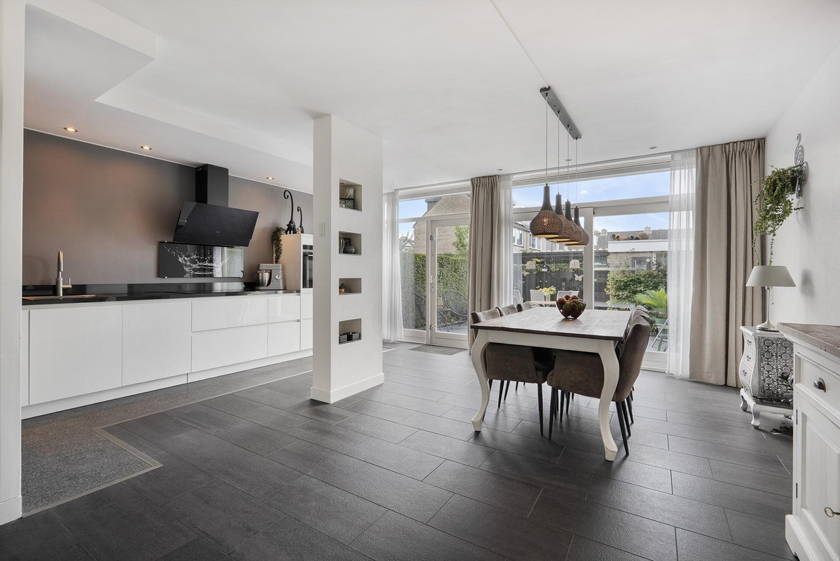 Tussenwoning te koop: Schaatsbaan 25, Barendrecht
