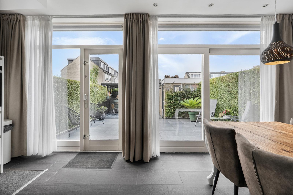 Tussenwoning te koop: Schaatsbaan 25, Barendrecht