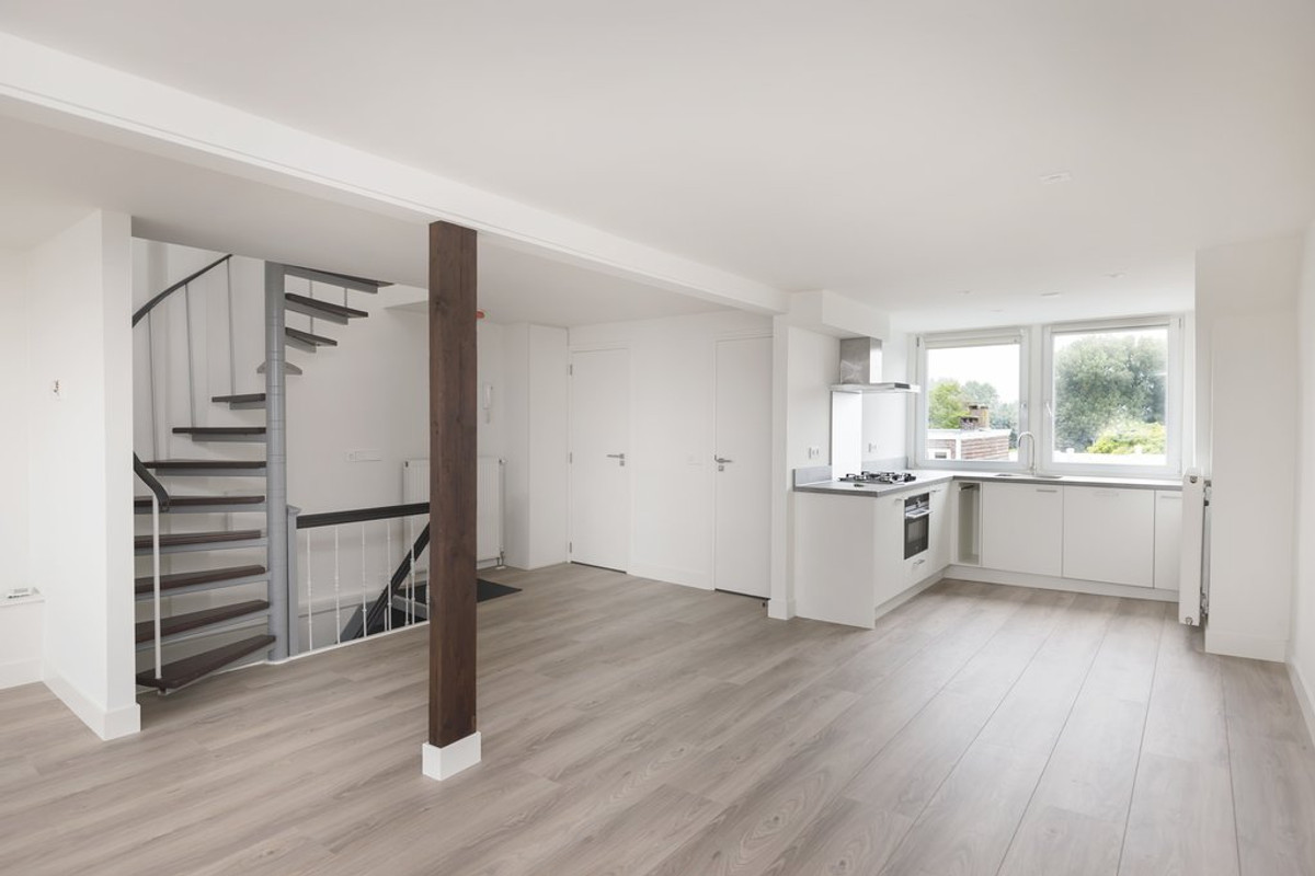 Appartement te huur: Spaarndammerstraat 21-4, Amsterdam