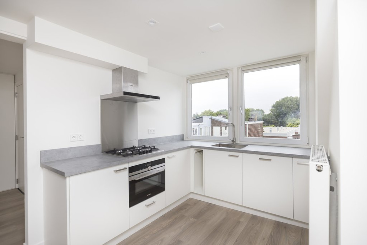 Appartement te huur: Spaarndammerstraat 21-4, Amsterdam
