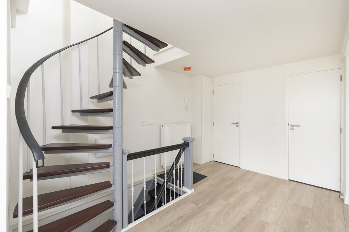 Appartement te huur: Spaarndammerstraat 21-4, Amsterdam