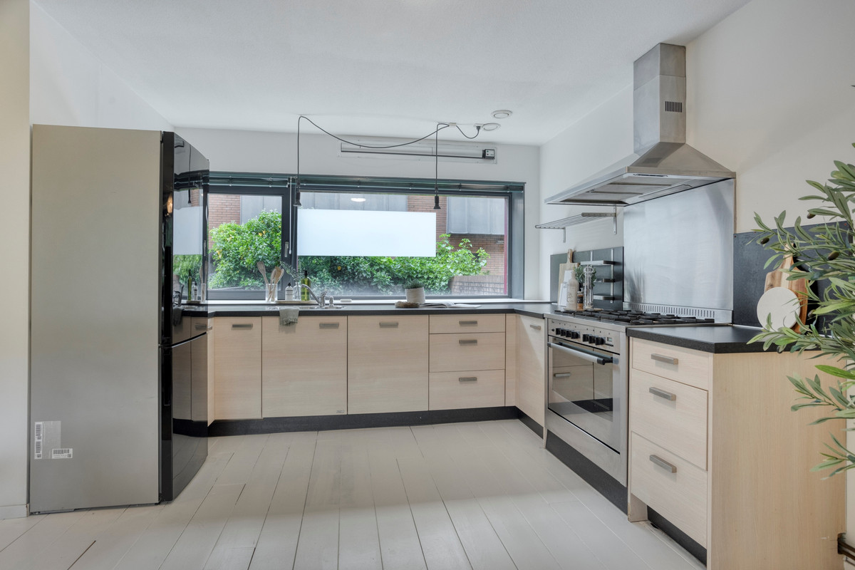 Tussenwoning te koop: Jacques Veltmanstraat 149, Amsterdam