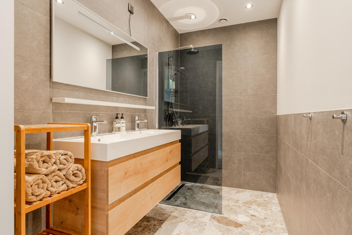 Appartement te koop: Bart van der Leckhof 58, Diemen