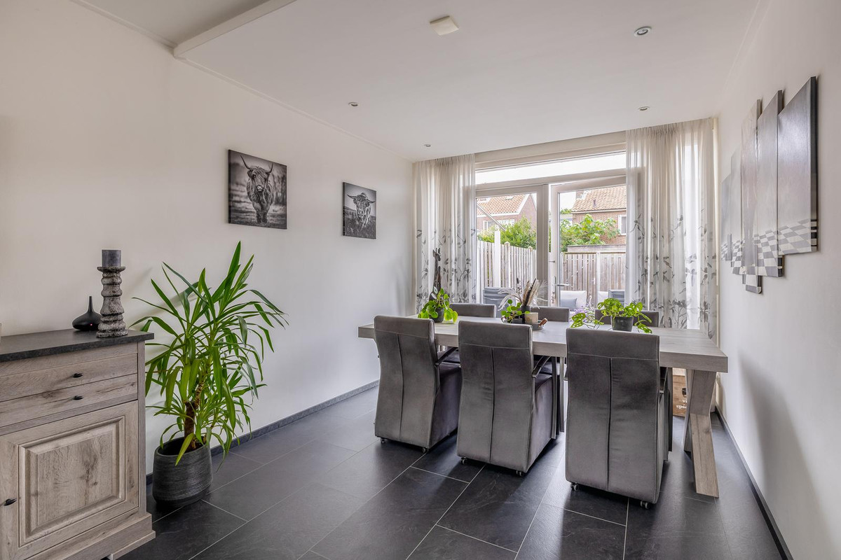 Tussenwoning te koop: Bryhoekstraat 22, Hellevoetsluis