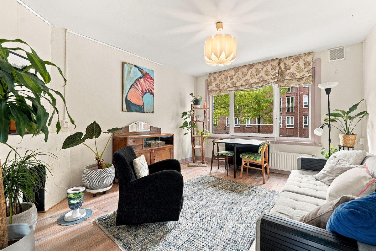 Studio te koop: Molukkenstraat 37-1, Amsterdam